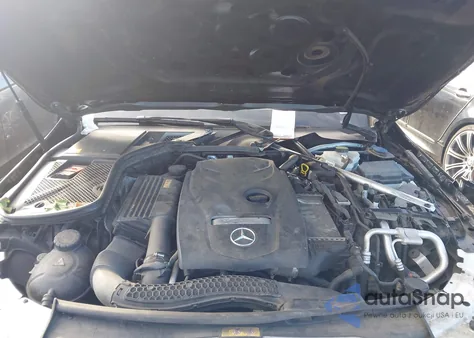 2015 Mercedes-Benz C 300 4Matic из США, поврежденный, VIN 55SWF4KB3FU080742